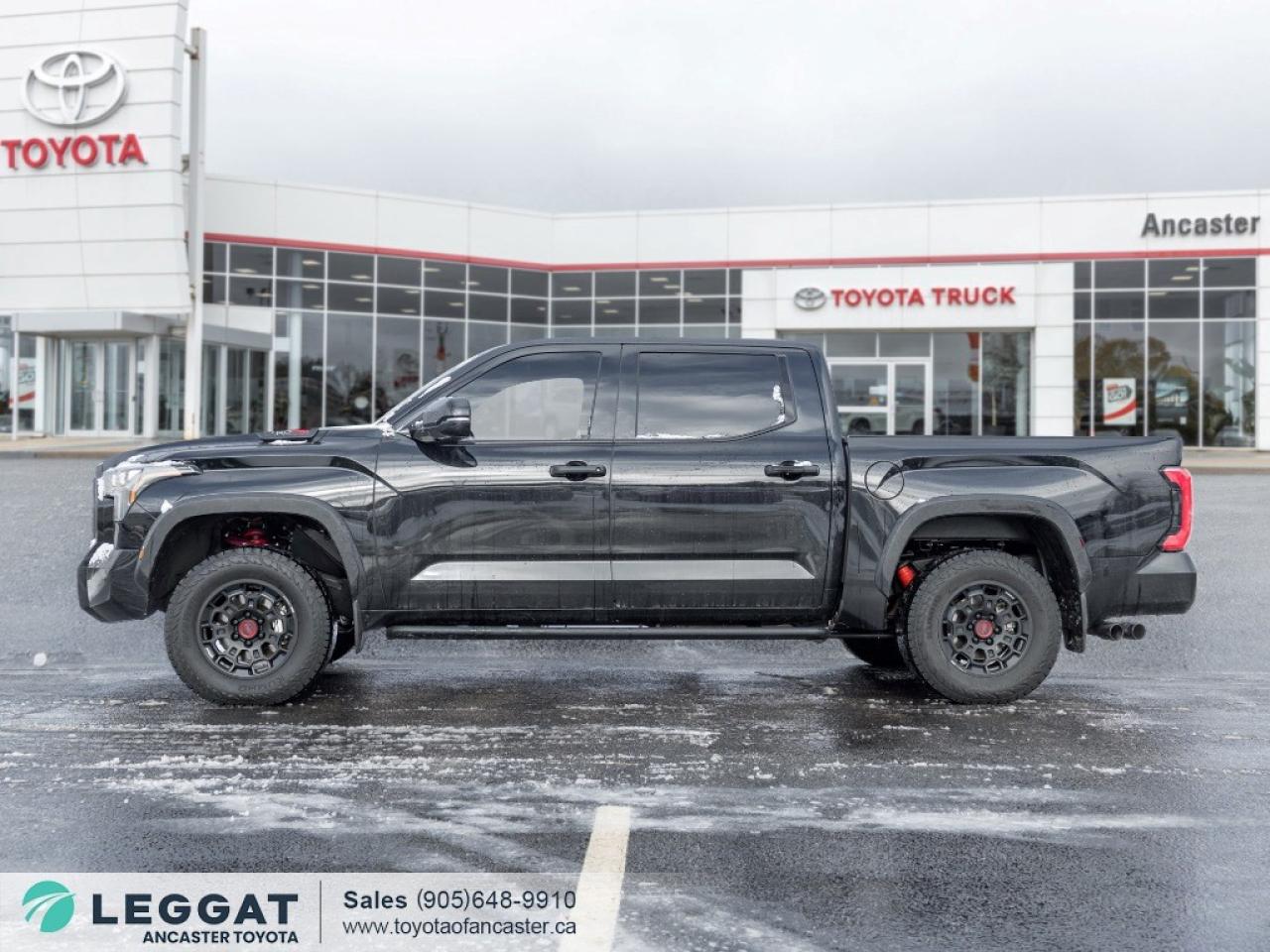 2025 Toyota Tundra Hybrid 4x4 Crewmax Limited Hybrid Photo2