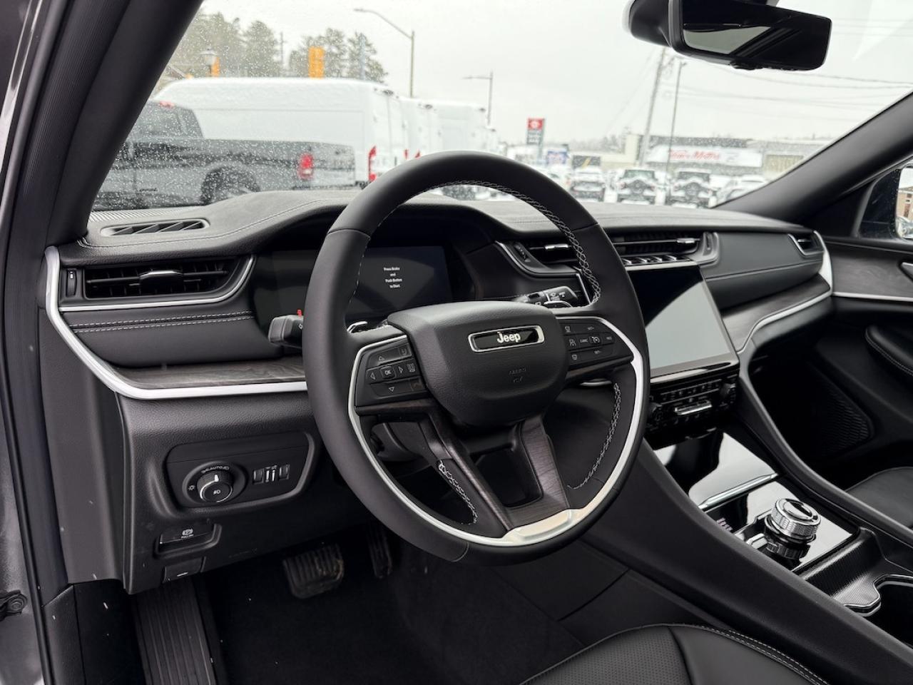 2025 Jeep Grand Cherokee LIMITED 4X4 Photo