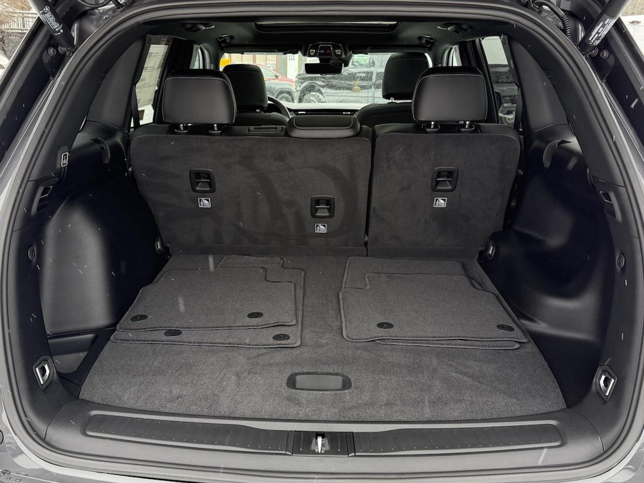 2025 Jeep Grand Cherokee LIMITED 4X4 Photo