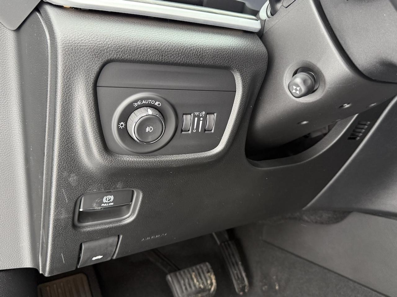 2025 Jeep Grand Cherokee LIMITED 4X4 Photo