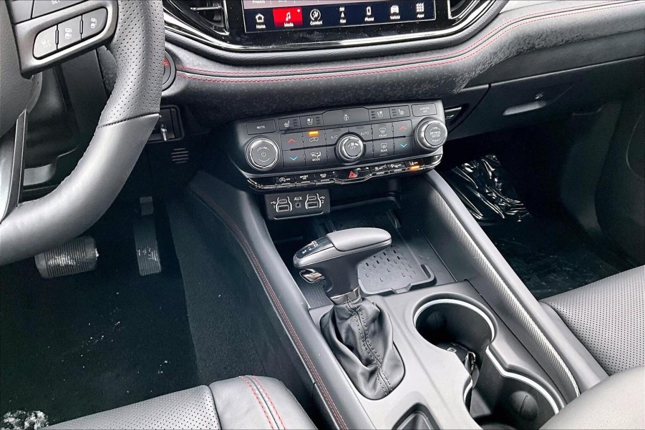 2026 Dodge Durango GT PLUS AWD | Leather | Sunroof | Blacktop | 4x4 Photo