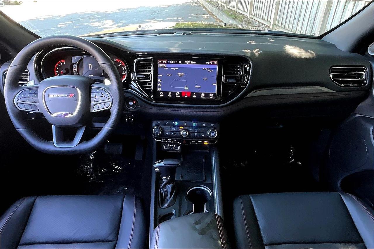 2026 Dodge Durango GT PLUS AWD | Leather | Sunroof | Blacktop | 4x4 Photo4