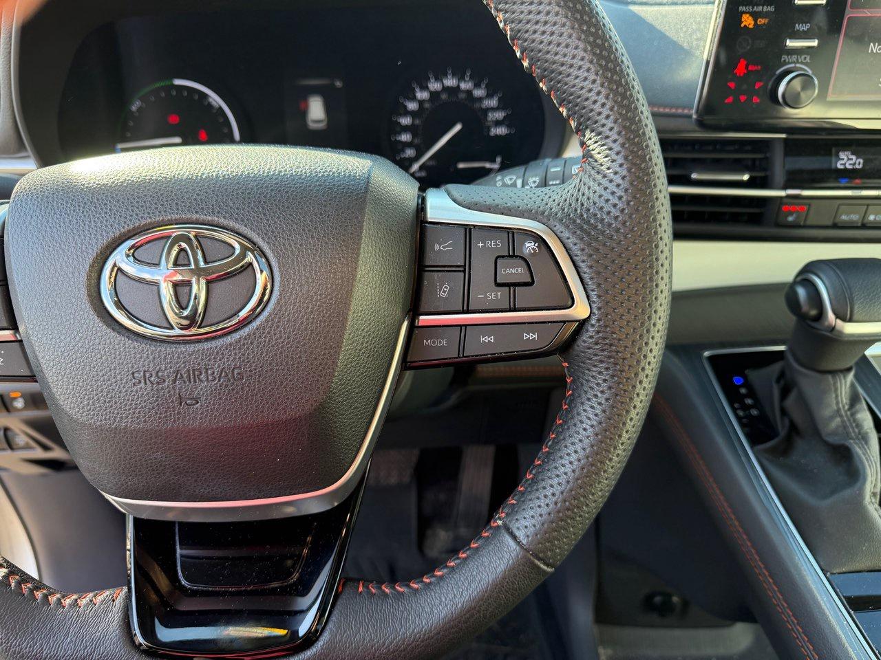 2023 Toyota Sienna LE Photo