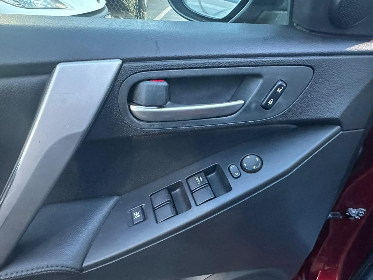 2010 Mazda MAZDA3 GT - Photo #25