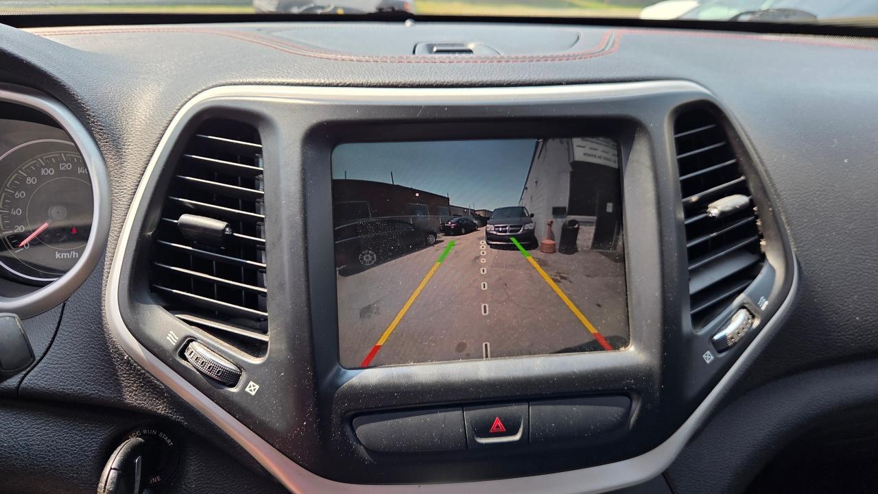 2015 Jeep Cherokee Trailhawk - Photo #16