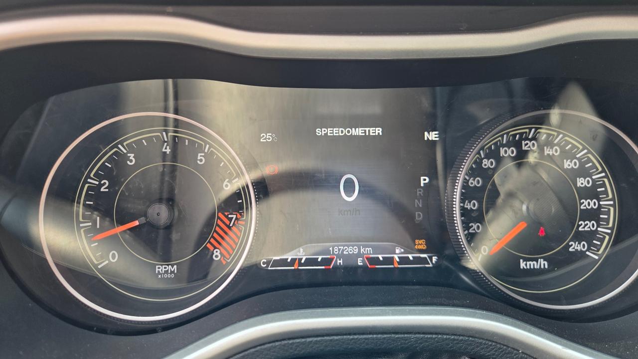 2015 Jeep Cherokee Trailhawk - Photo #19