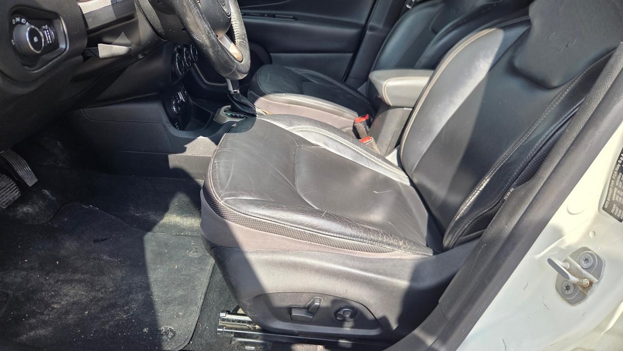 2016 Jeep Renegade Limited - Photo #10