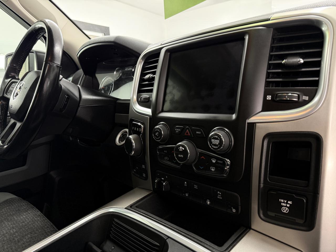 2019 RAM 1500 Classic WARLOCK - Photo #13