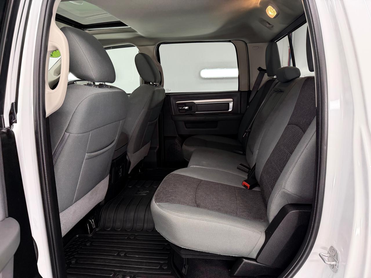 2019 RAM 1500 Classic WARLOCK - Photo #11