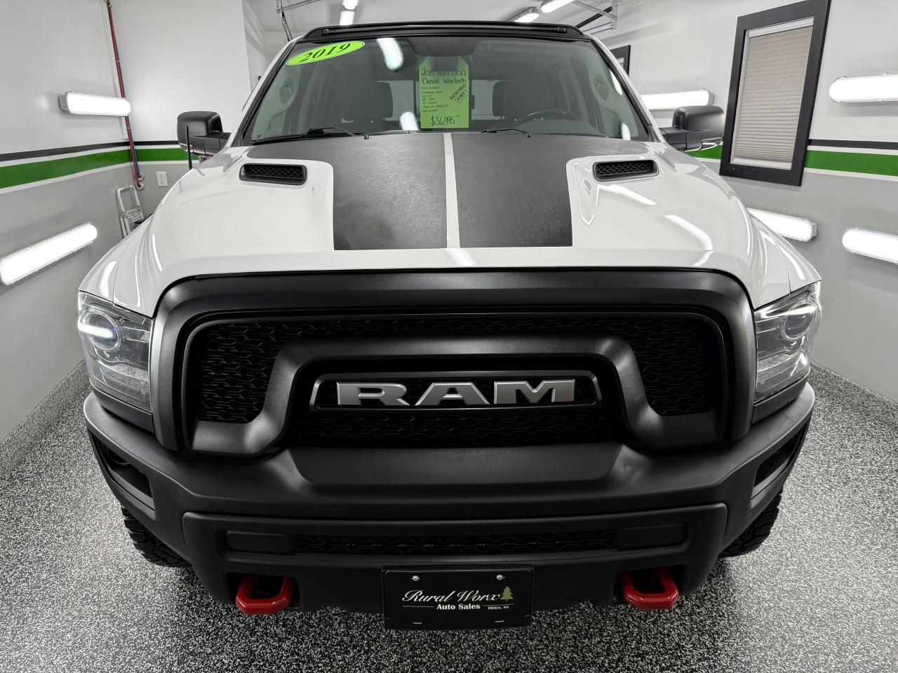 2019 RAM 1500 Classic WARLOCK - Photo #2