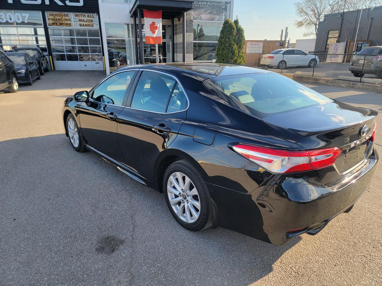 2020 Toyota Camry SE - Photo #7