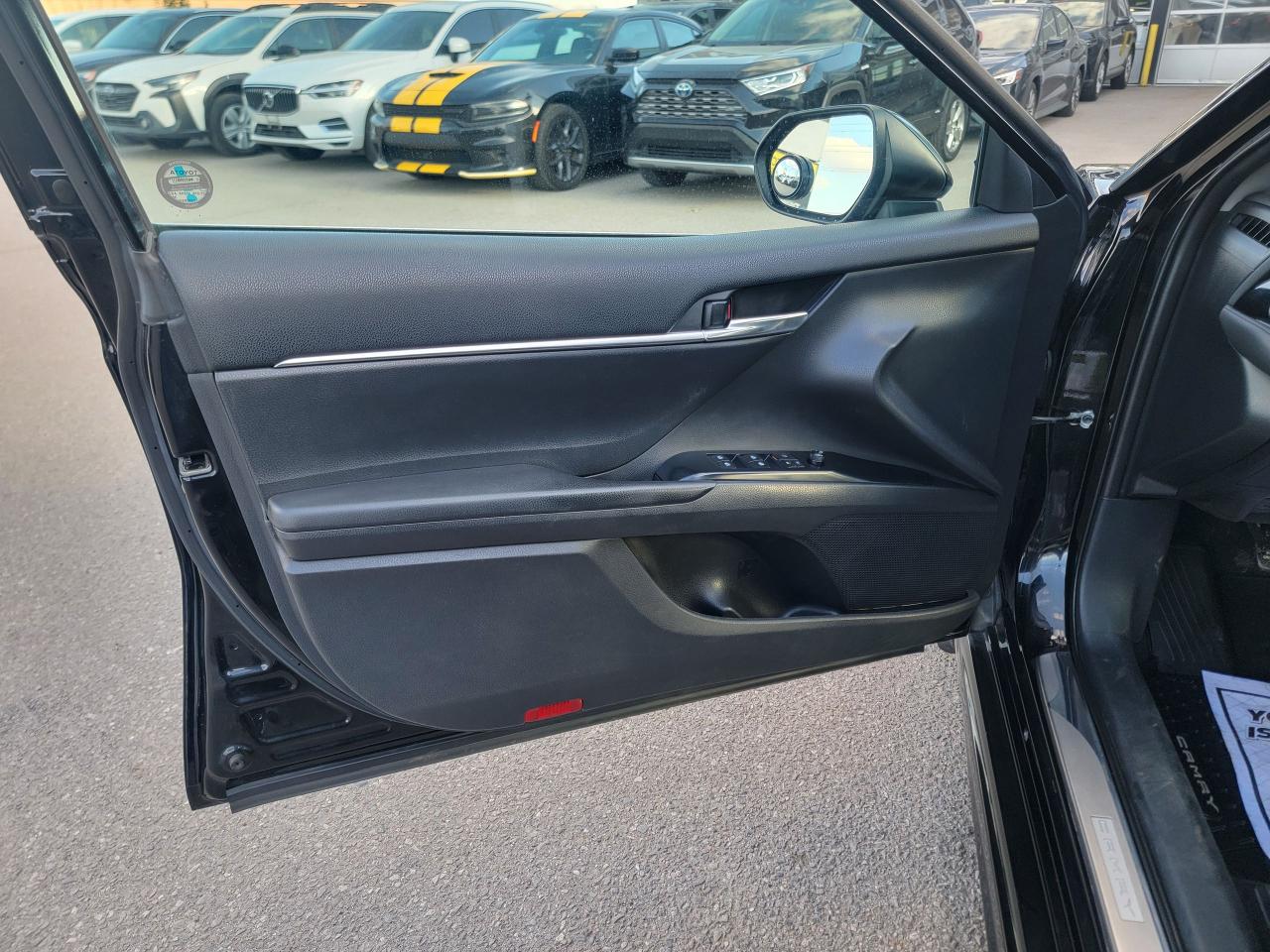 2020 Toyota Camry SE - Photo #11