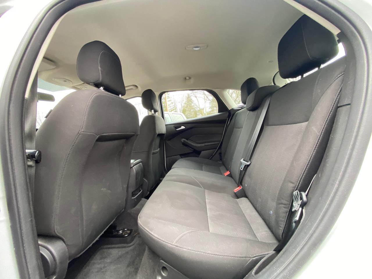 2018 Ford Focus SE Hatch - Photo #12