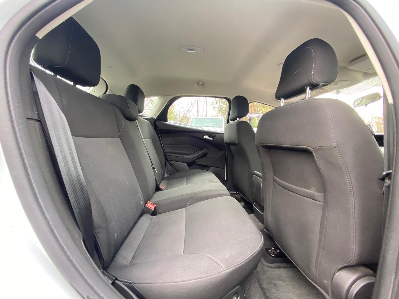 2018 Ford Focus SE Hatch - Photo #14