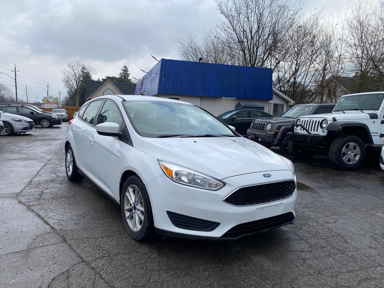 2018 Ford Focus SE Hatch - Photo #9