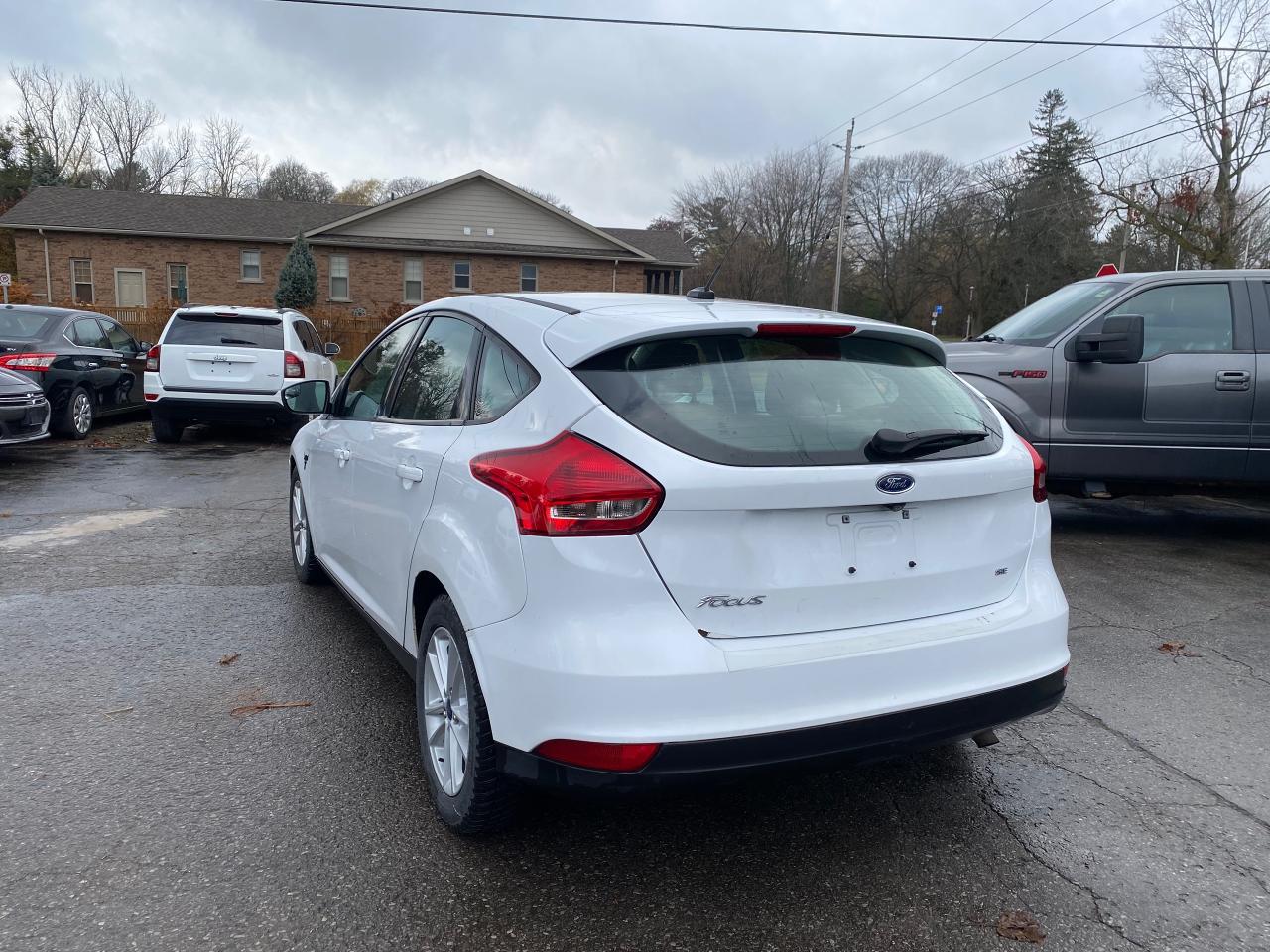 2018 Ford Focus SE Hatch - Photo #5