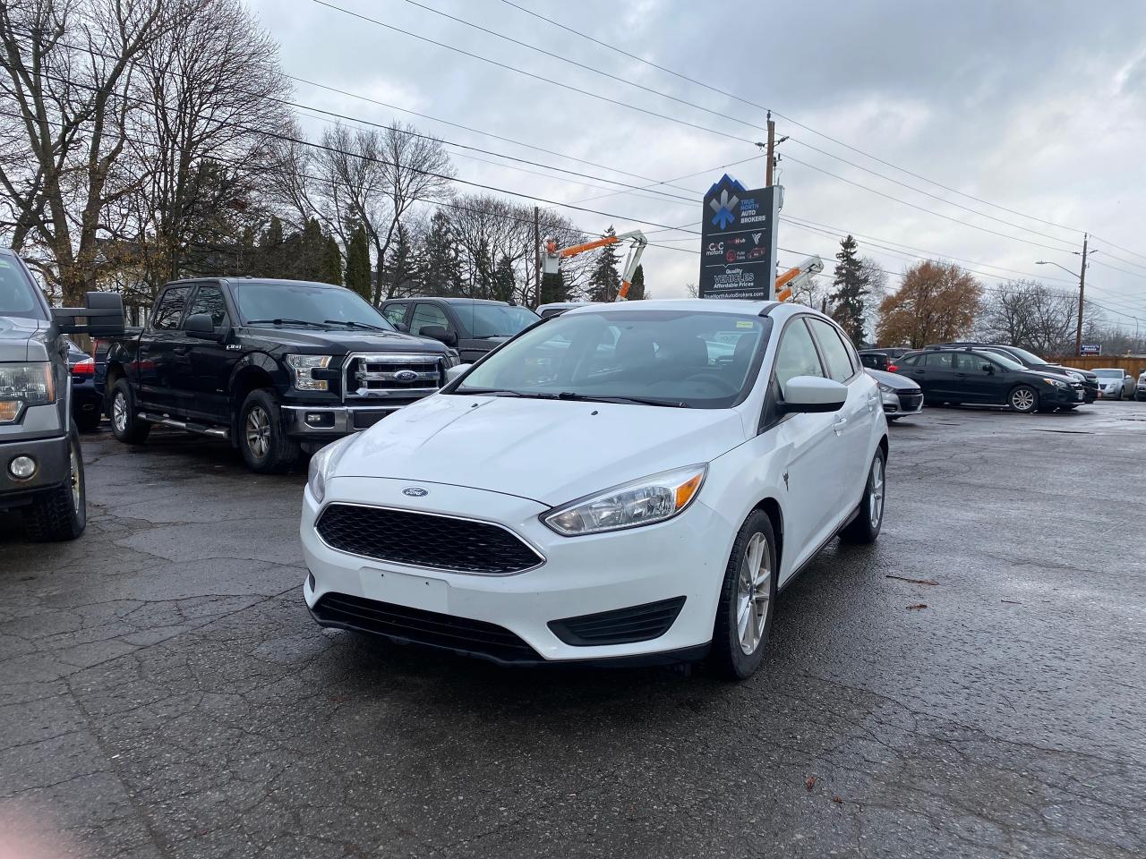 2018 Ford Focus SE Hatch - Photo #3