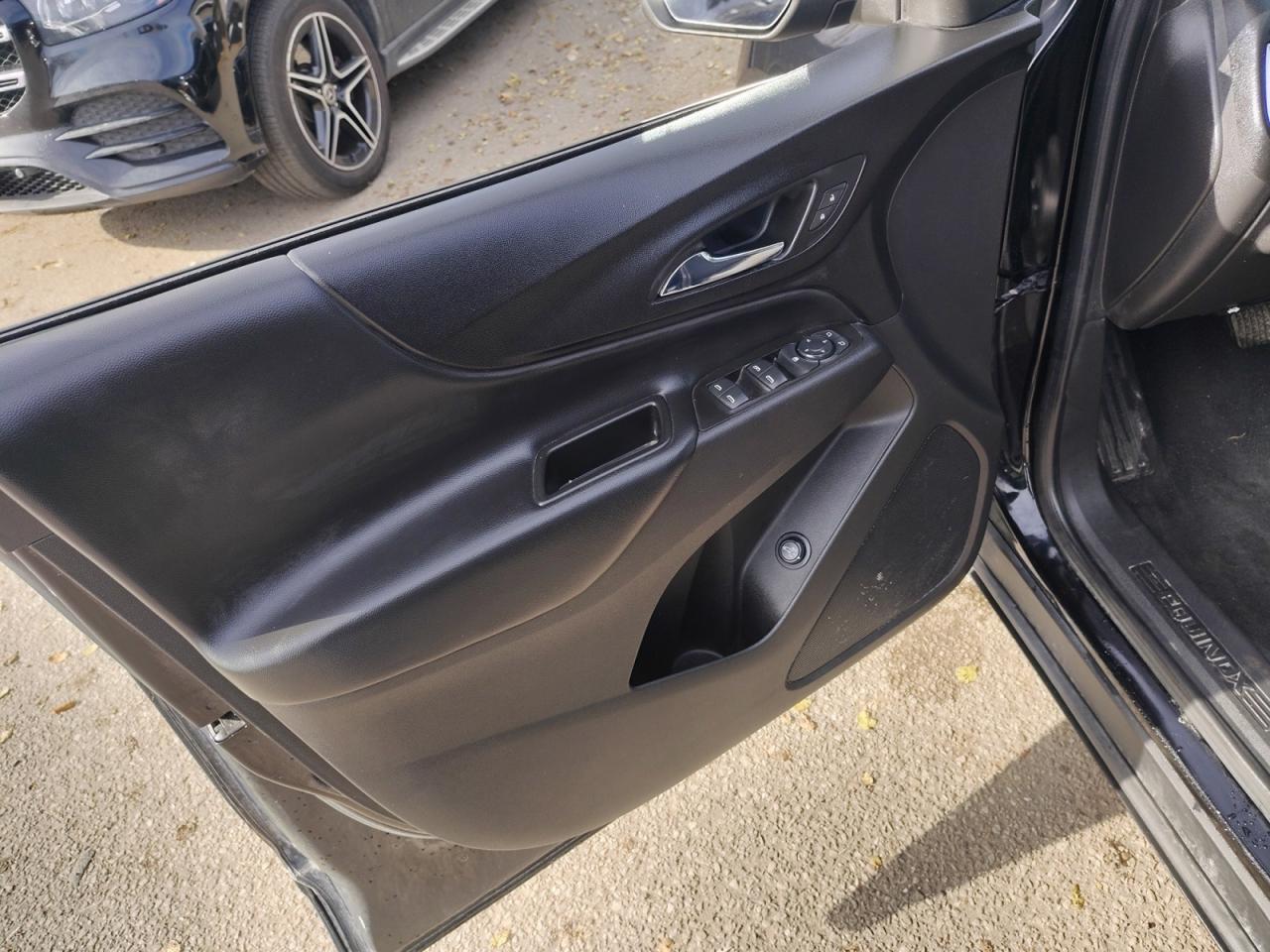 2022 Chevrolet Equinox LT Photo