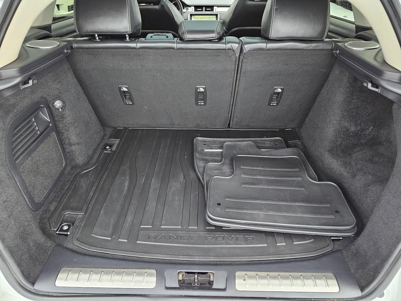 2017 Land Rover Range Rover Evoque Autobiography, FULLY FULLY LOADED, ONLY 64 KM - Photo #8