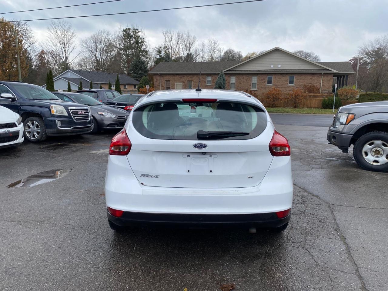 2018 Ford Focus SE Hatch - Photo #6