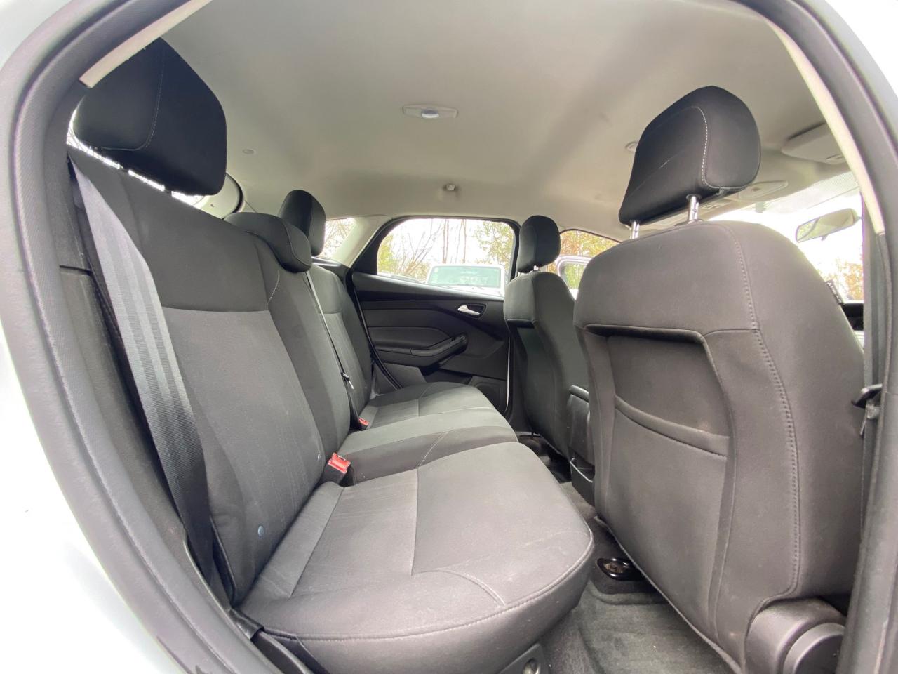 2018 Ford Focus SE Hatch - Photo #14