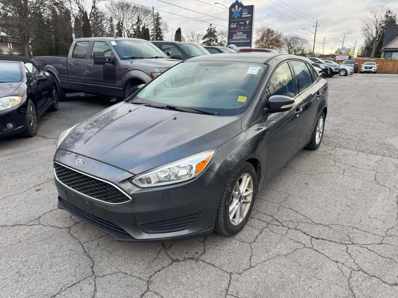 2016 Ford Focus 4DR SDN SE Photo2