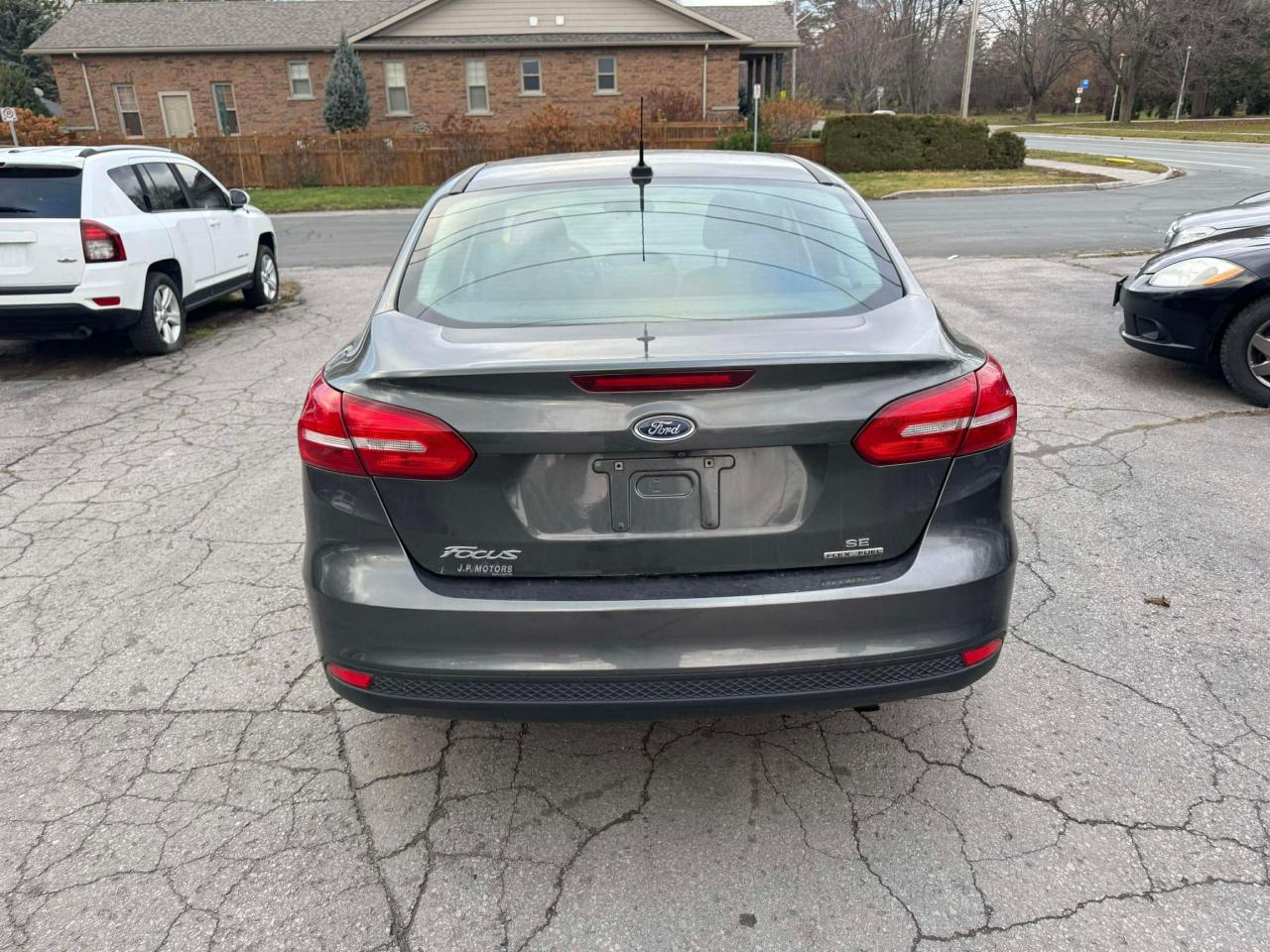 2016 Ford Focus 4DR SDN SE Photo3