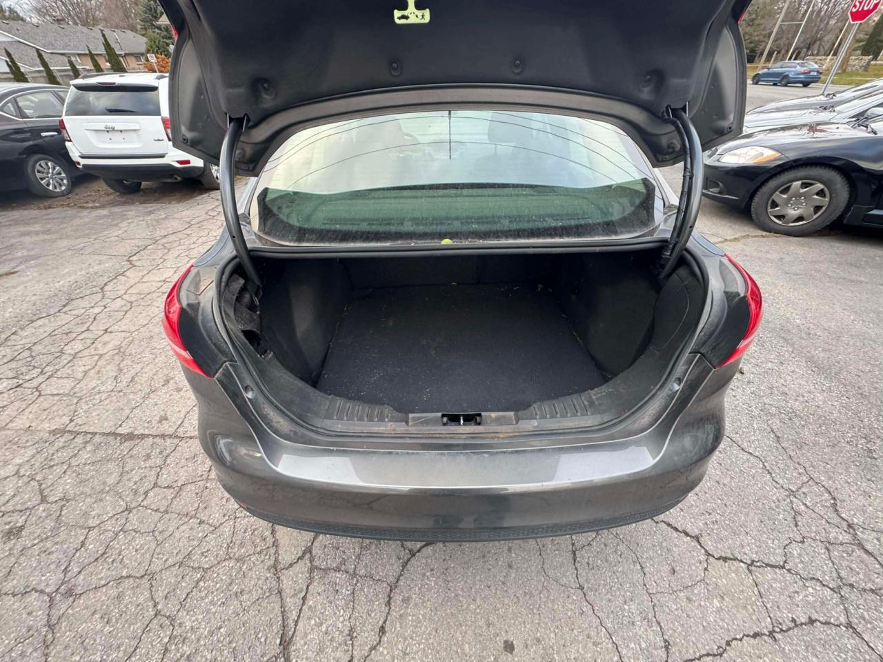 2016 Ford Focus 4DR SDN SE - Photo #9