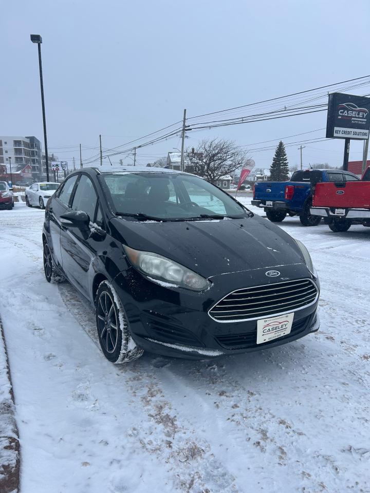 2015 Ford Fiesta SE Photo