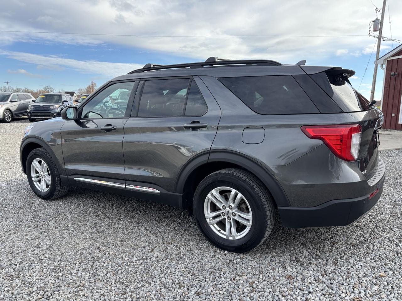 2020 Ford Explorer XLT Photo2