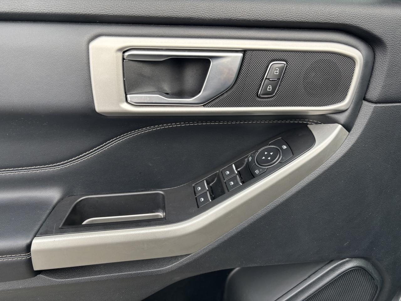 2020 Ford Explorer XLT Photo