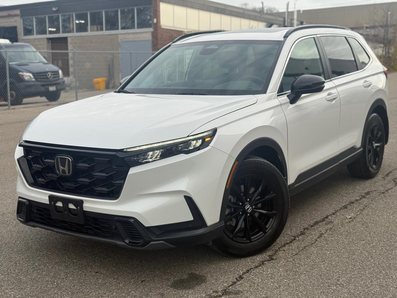 Used 2025 Honda CR-V Touring Hybrid AWD for sale in North York, ON