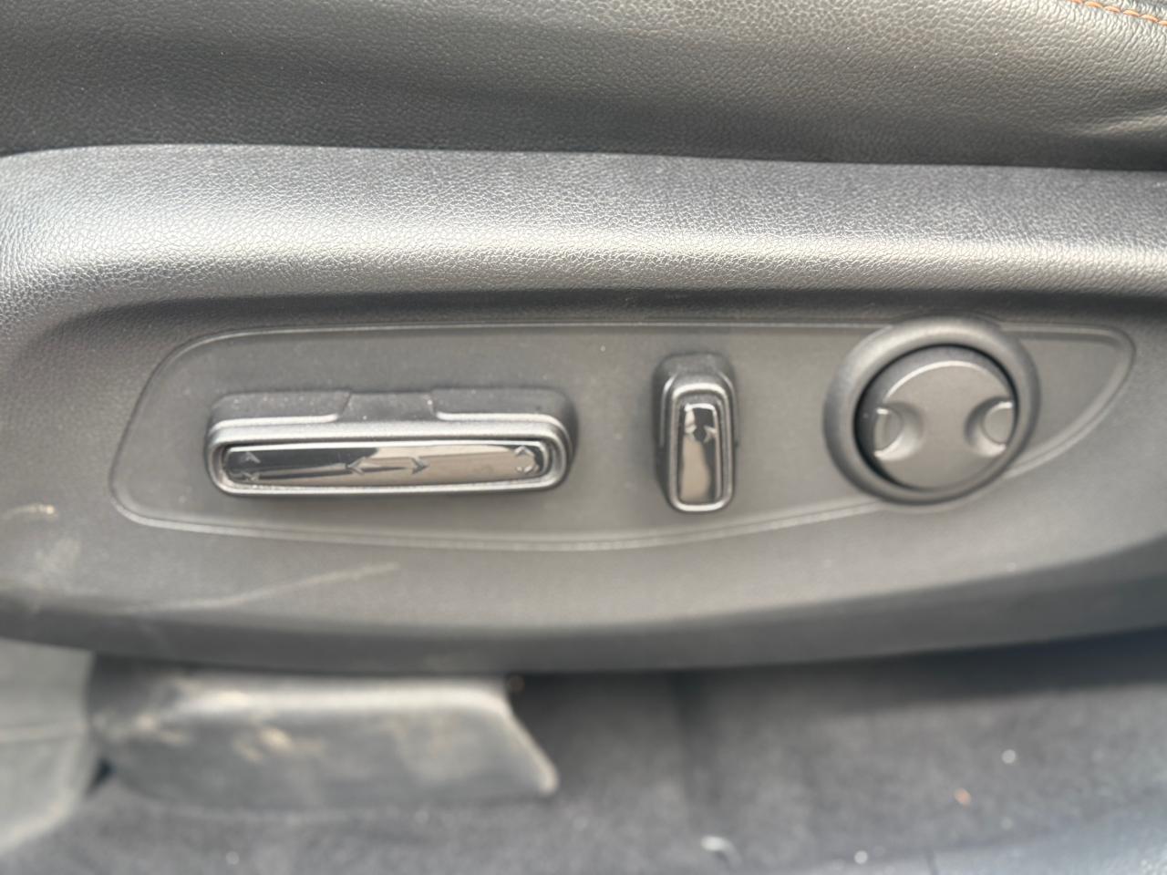 2025 Honda CR-V Touring Hybrid AWD - Photo #18