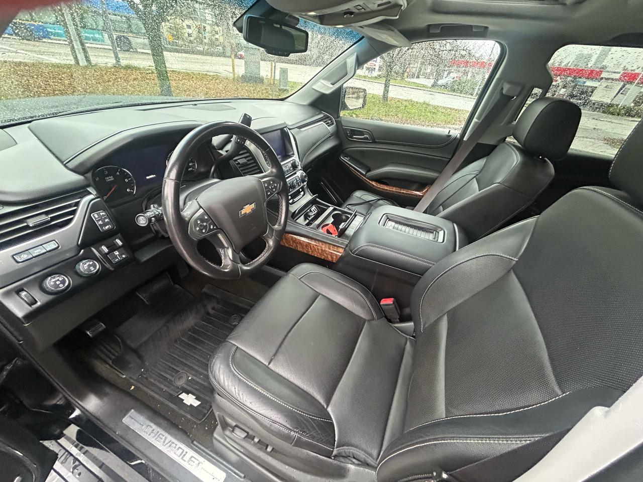 2017 Chevrolet Suburban Premier - Photo #9