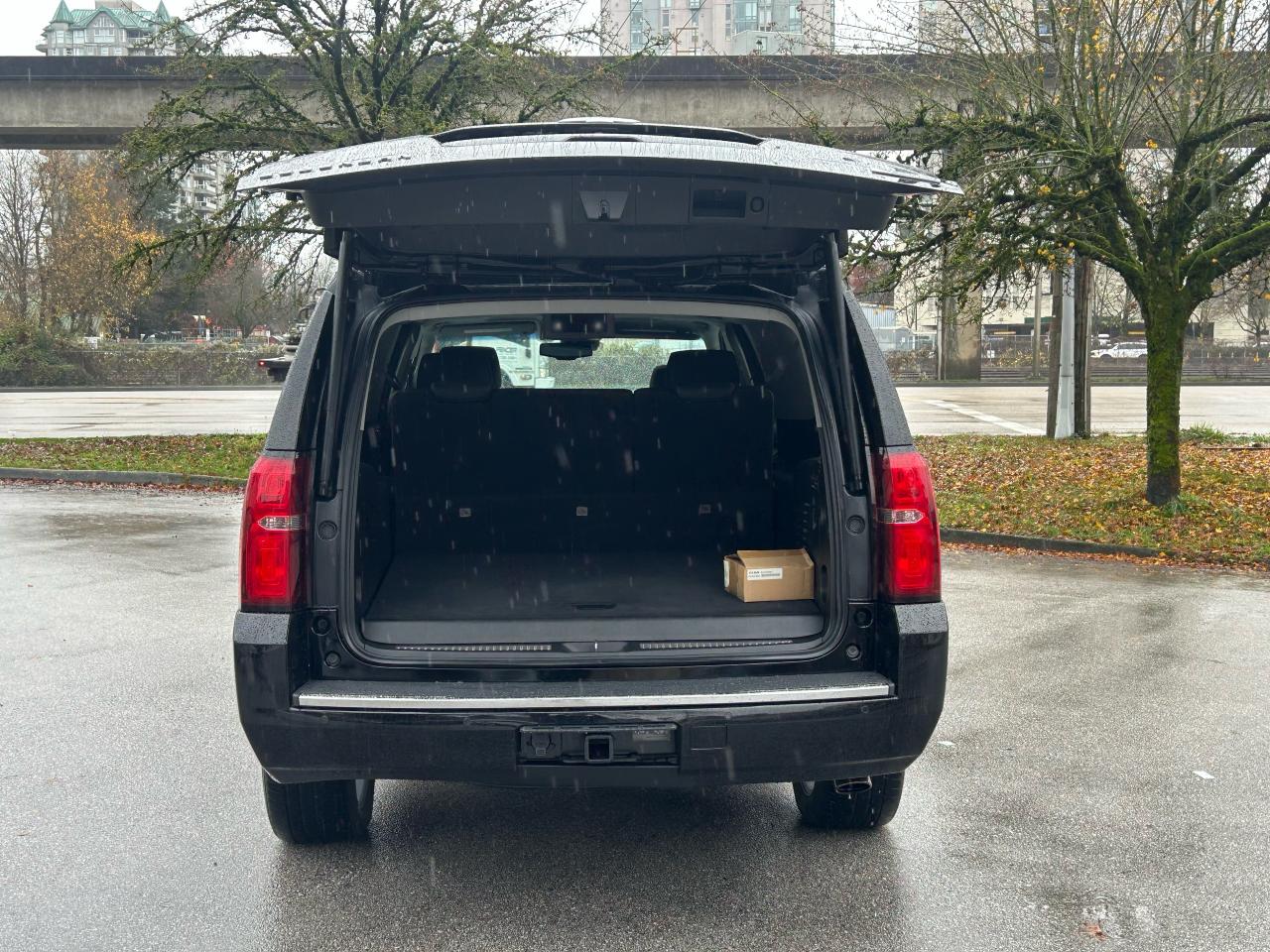 2017 Chevrolet Suburban Premier - Photo #8