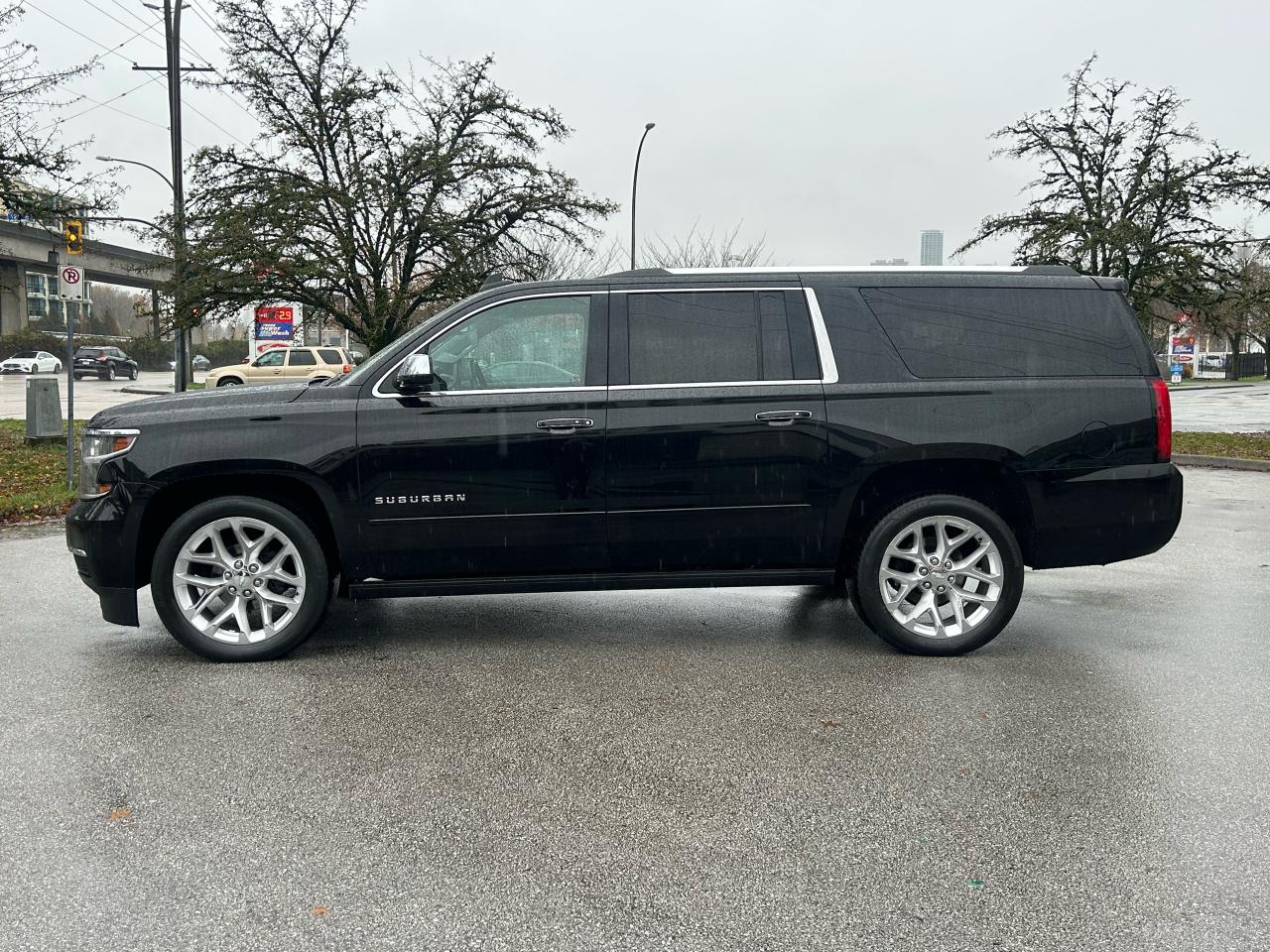 2017 Chevrolet Suburban Premier - Photo #2