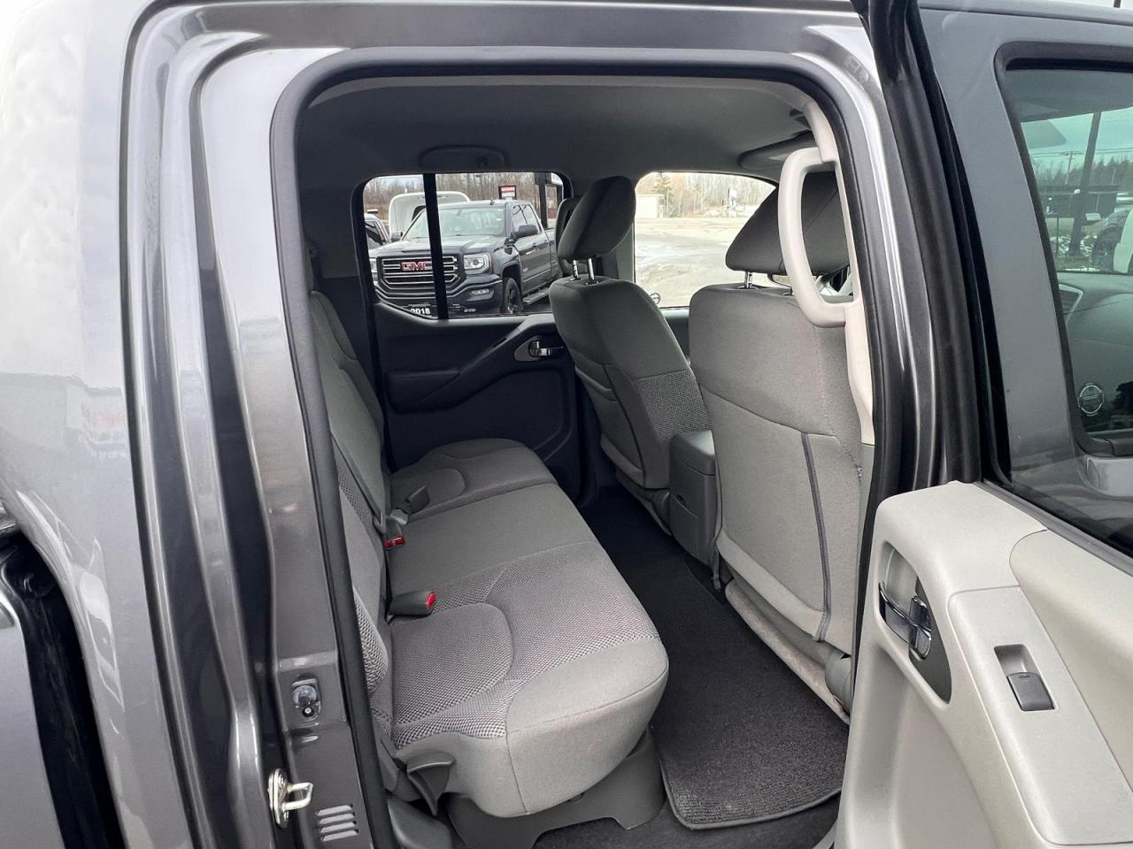 2019 Nissan Frontier SV Photo