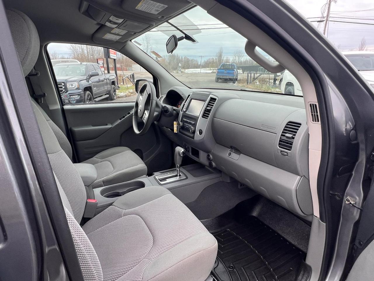 2019 Nissan Frontier SV Photo