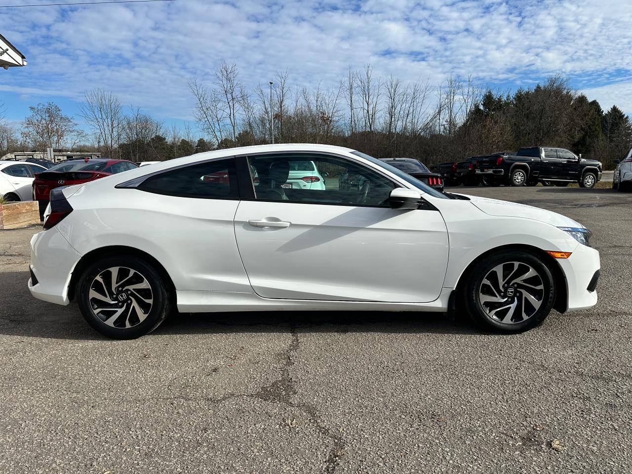 2016 Honda Civic LX 2DR HTD-Cloth CarPlay FM A/C BackupCam Alloys Photo4