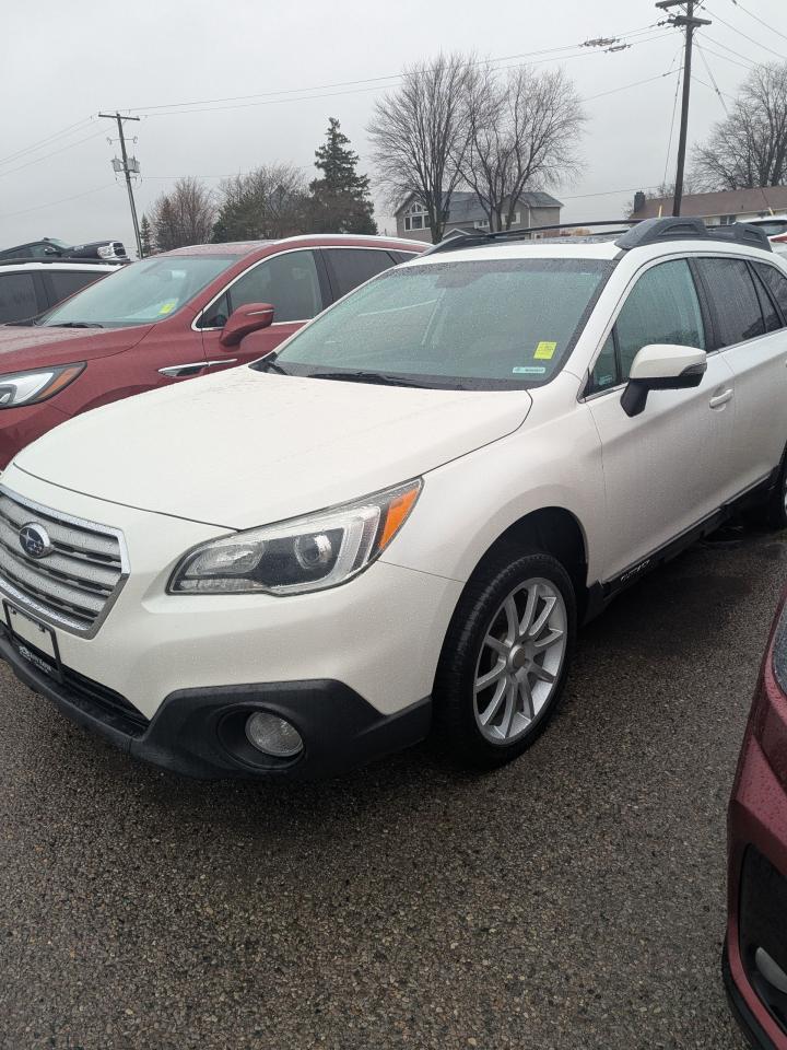 2016 Subaru Outback 2.5i w/Limited Pkg - Photo #2