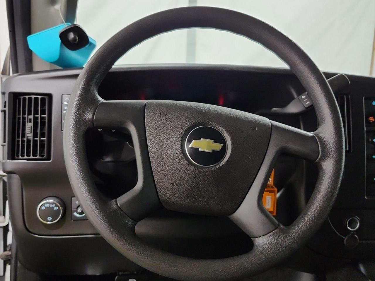 2022 Chevrolet Express Cargo Van LOW KM!! AUTO, POWER GROUP, A/C, CLEAN!! Photo12