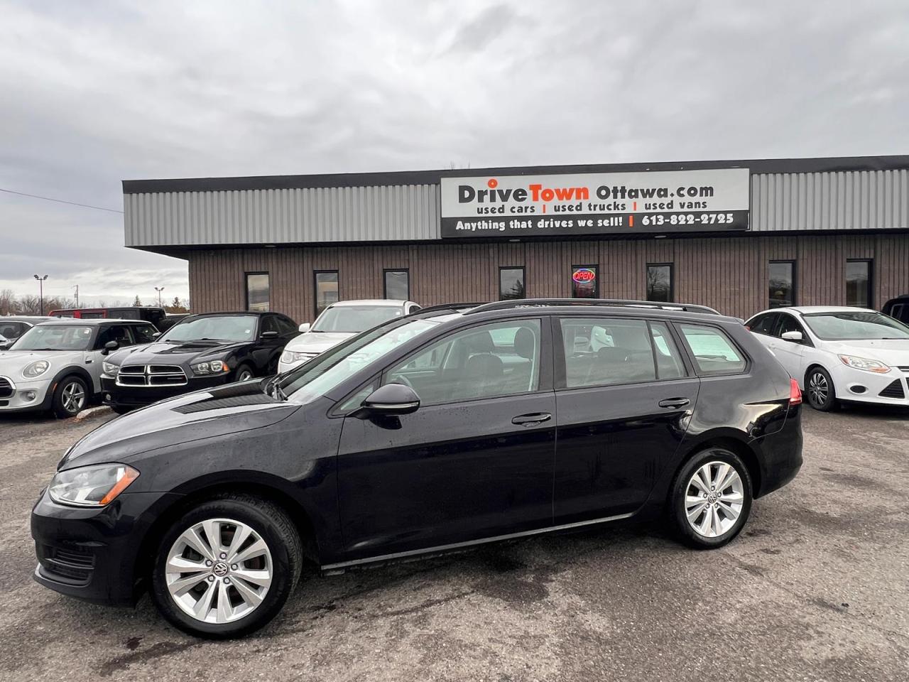 2017 Volkswagen Golf SportWagen Comfortline - Photo #2