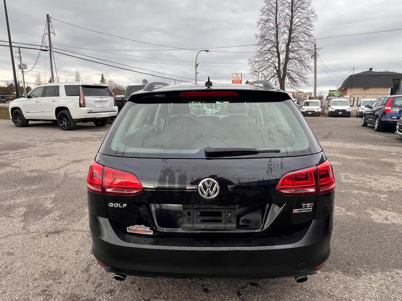 2017 Volkswagen Golf SportWagen Comfortline Photo3