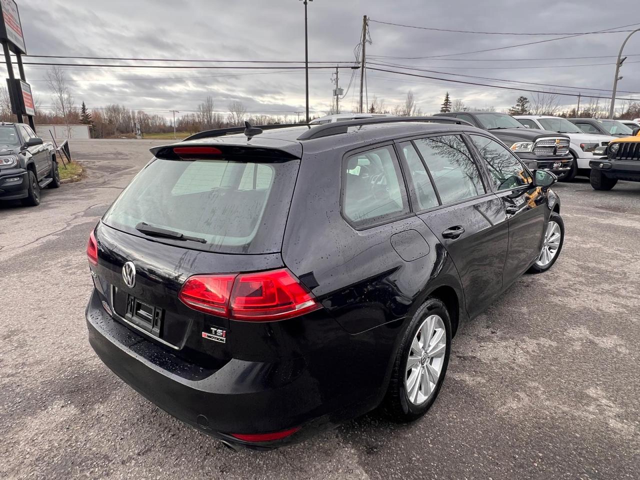 2017 Volkswagen Golf SportWagen Comfortline - Photo #5