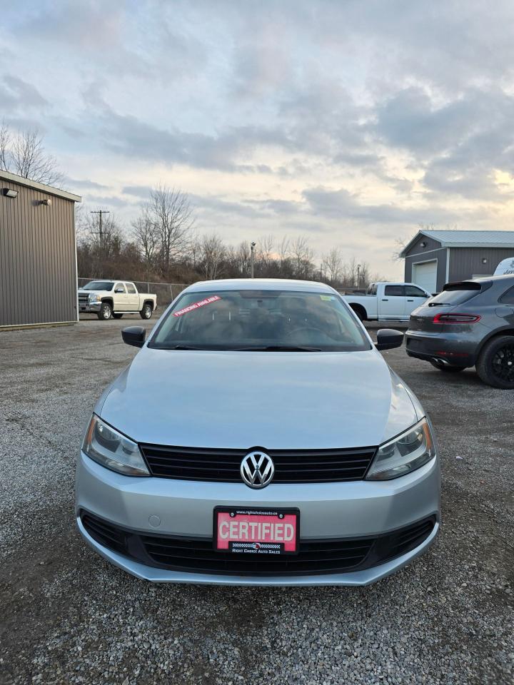 2012 Volkswagen Jetta TRENDLINE+ - Photo #4