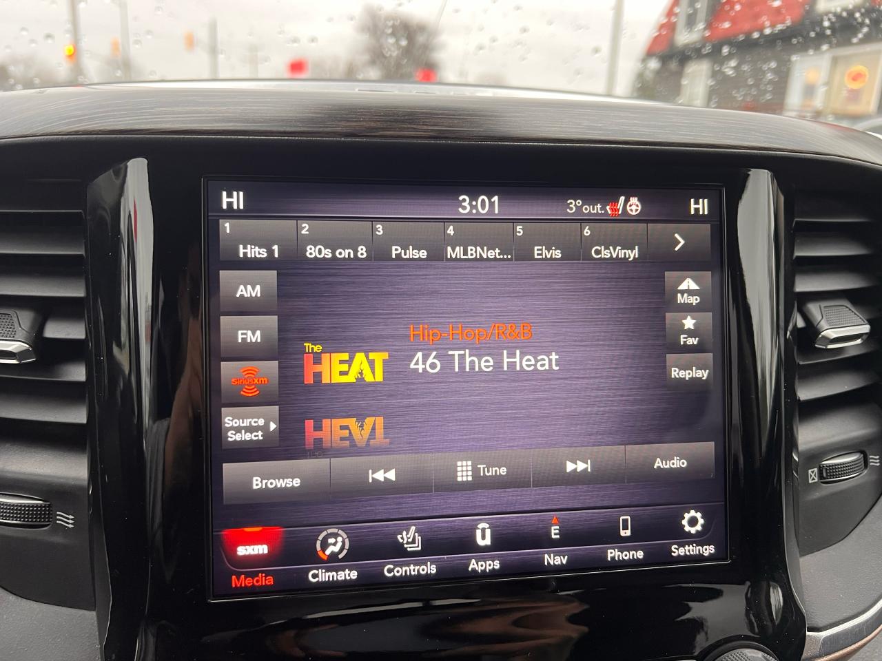 2019 RAM 1500 Laramie Photo