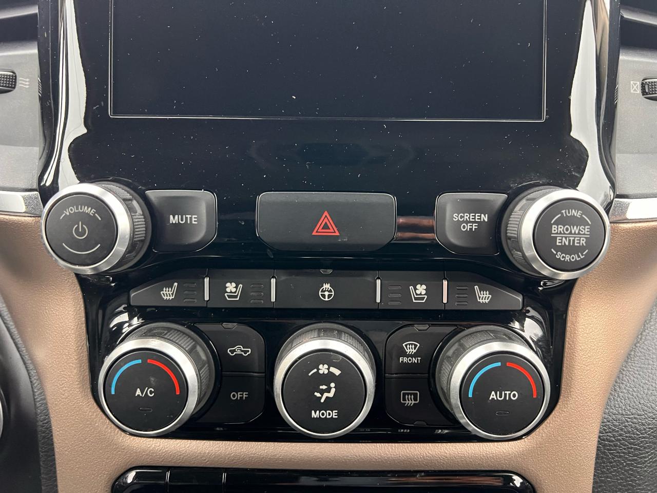 2019 RAM 1500 Laramie Photo