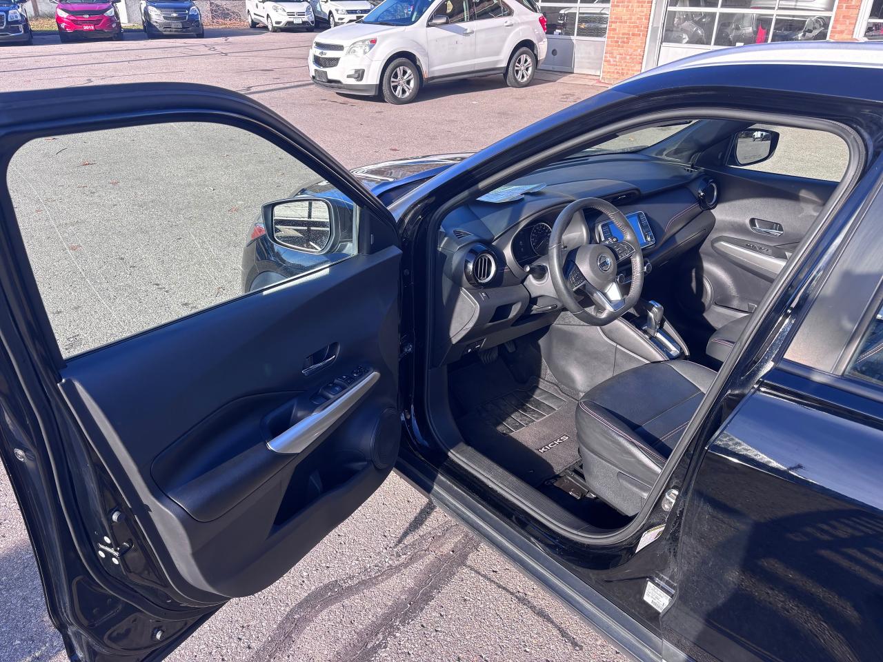 2019 Nissan Kicks SR LOADED GREAT PRICE! - Photo #16