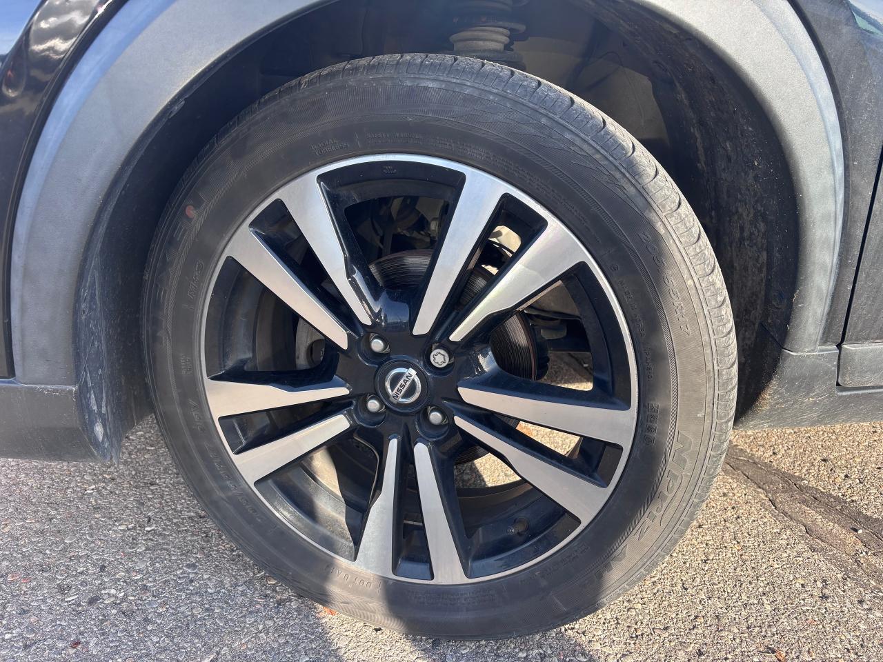 2019 Nissan Kicks SR LOADED GREAT PRICE! - Photo #2