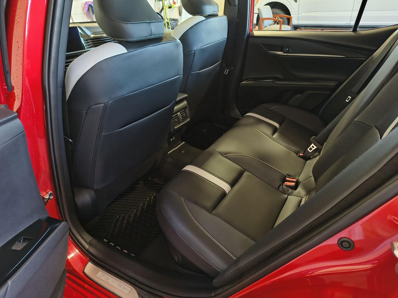 2025 Toyota Camry SE Upgrade Photo